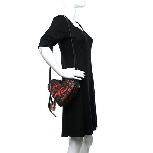 Louis Vuitton Heartbox Crossbody Sac Coeur heart bag Fall in Love HK LV Monogram - Picture 3 of 14
